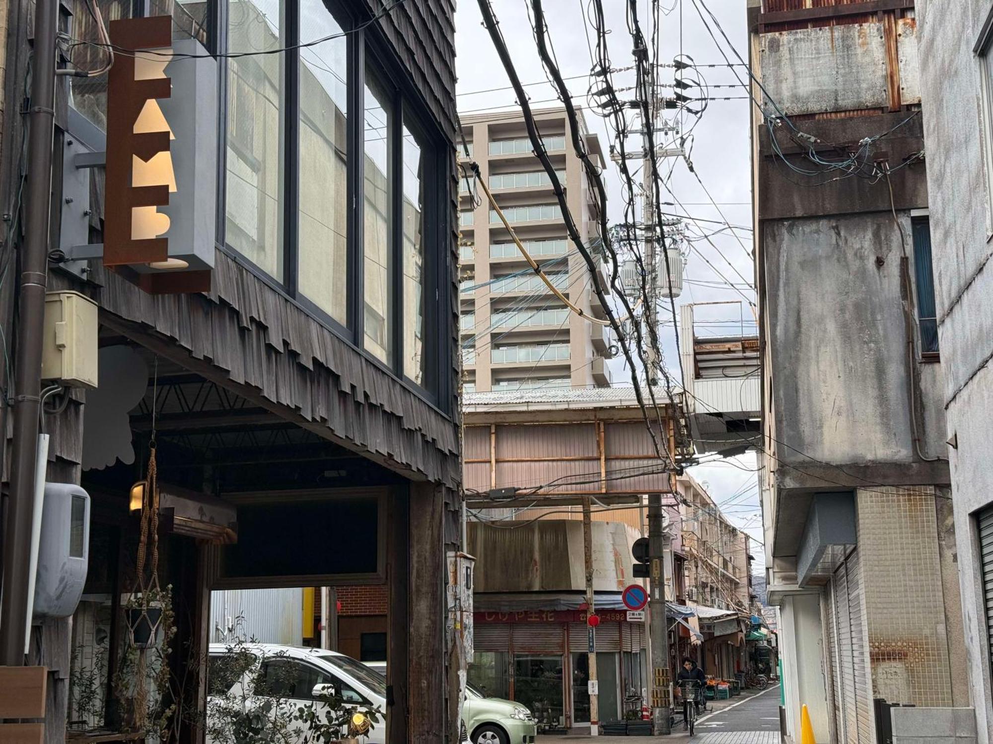 キャンプ奉還町バックパッカーズイン＆ラウンジ 岡山市 エクステリア 写真